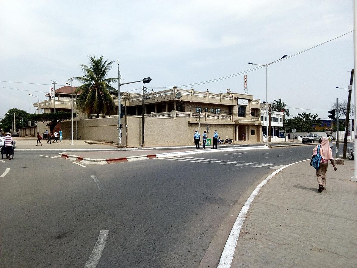 Hotel Saint Thomas Lomé Exteriör bild