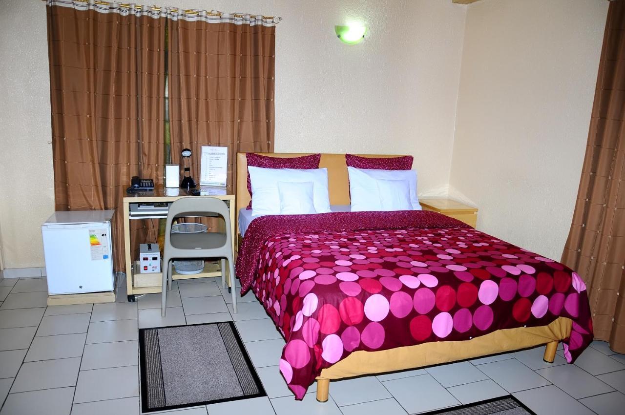 Hotel Saint Thomas Lomé Exteriör bild
